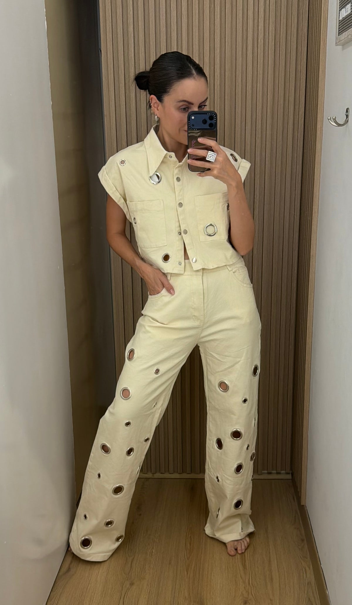 Conjunto para mujer de pantalón y chaleco Rings color beige | Bellania