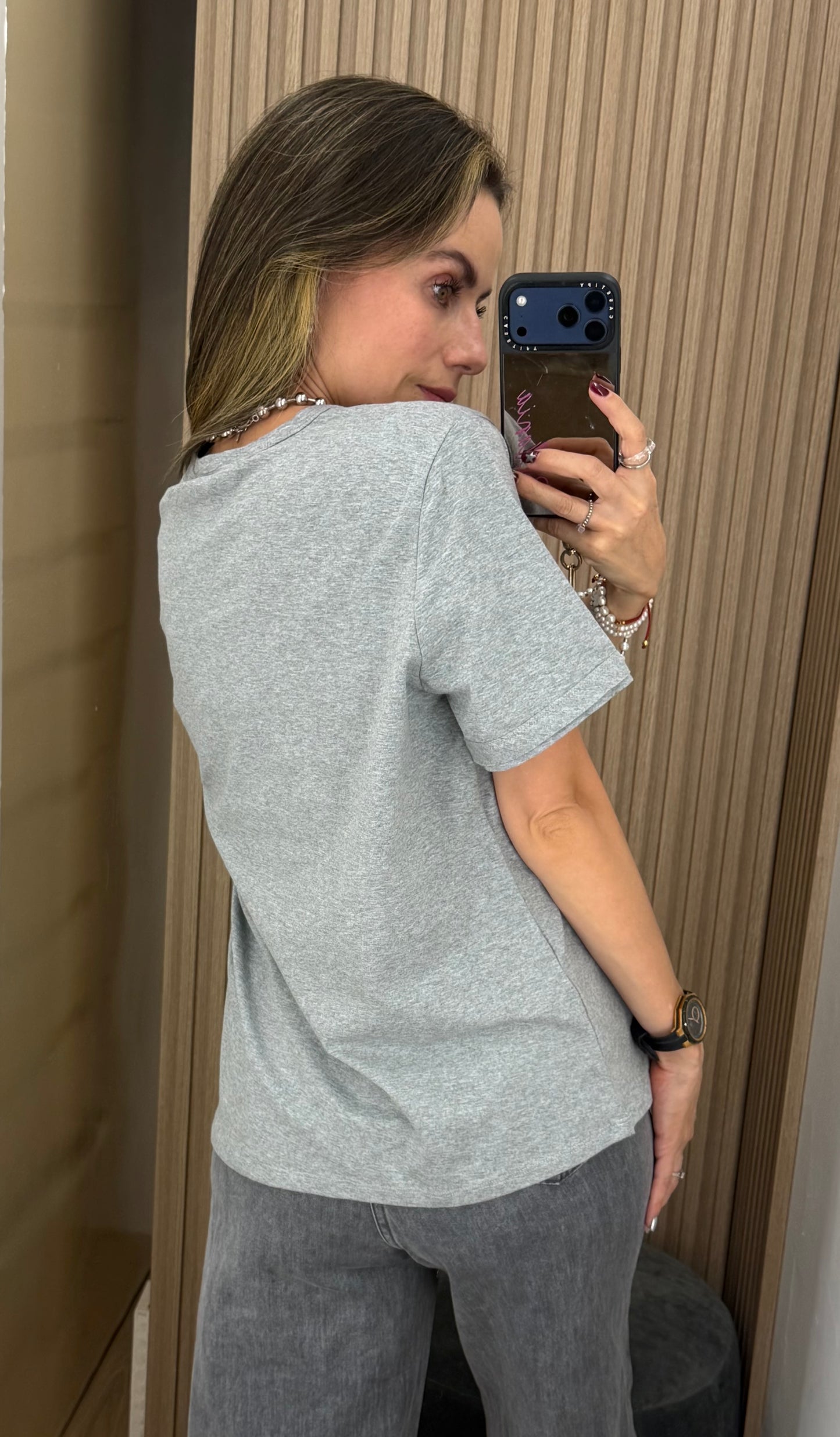 Blusa Gris con Encaje