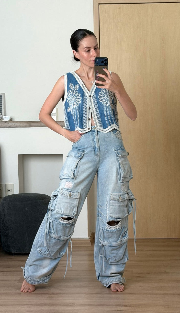 Pantalón para mujer tipo cargo bolsas color azul cielo | Bellania
