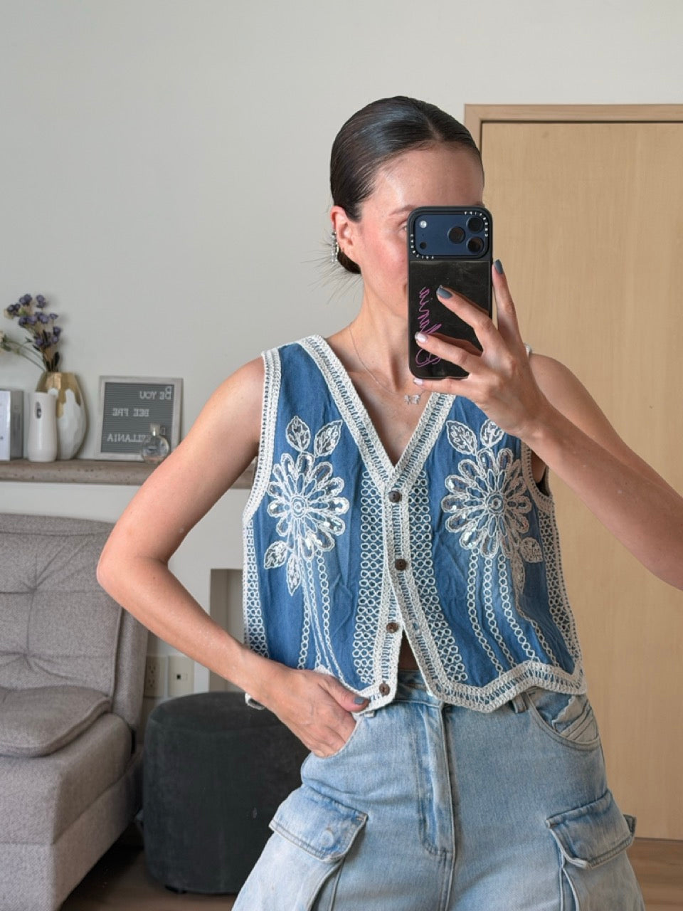 Chaleco para mujer mezclilla estampado floral florence color azul grisáceo y azul mezclilla | Bellania