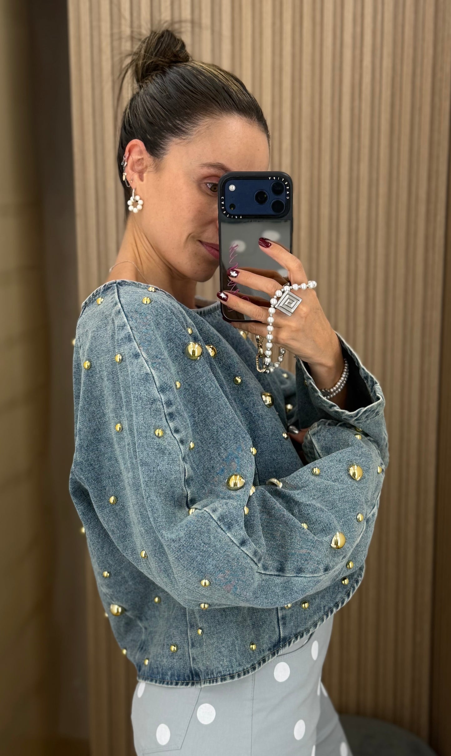 Chaqueta Denim Azul con Aplicaciones Doradas
