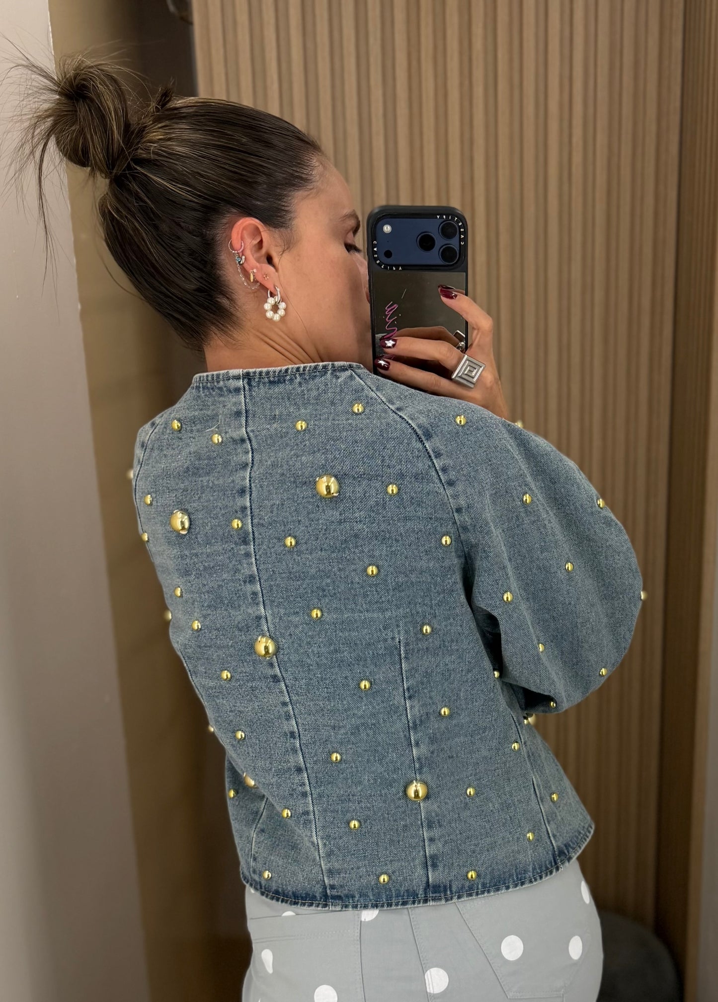 Chaqueta Denim Azul con Aplicaciones Doradas