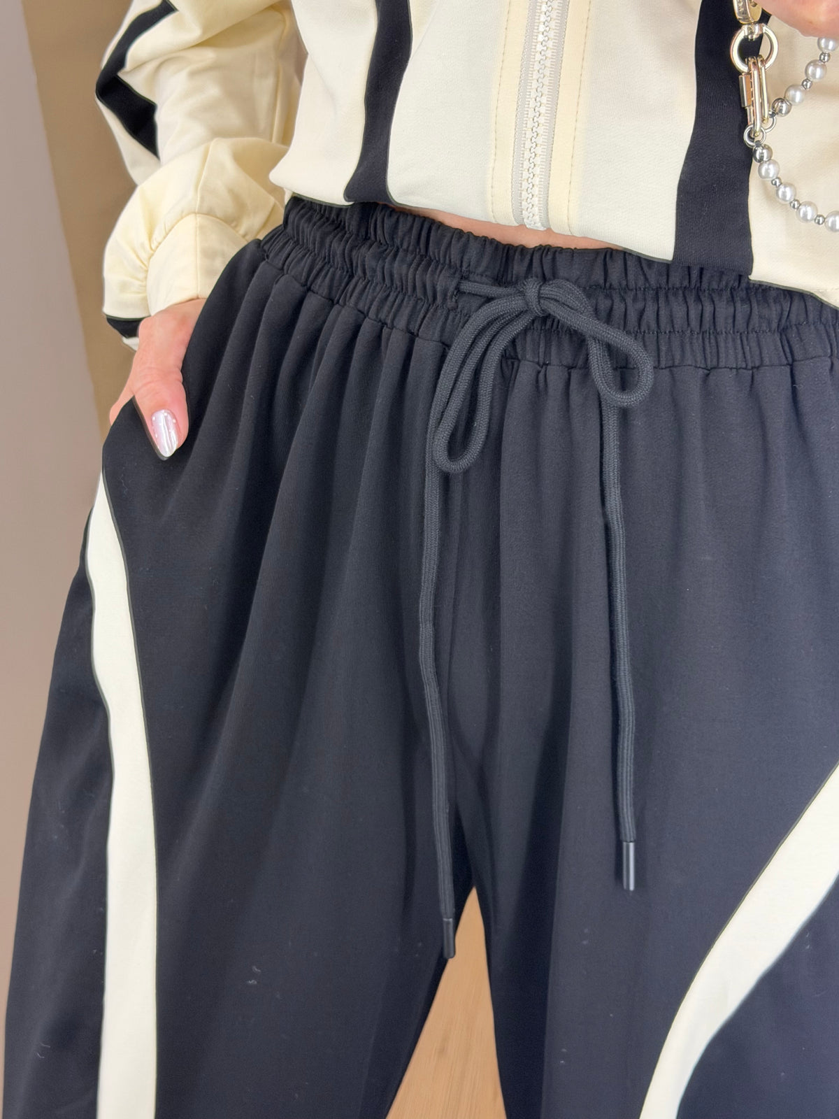 SET BLACK CREAM PANTS