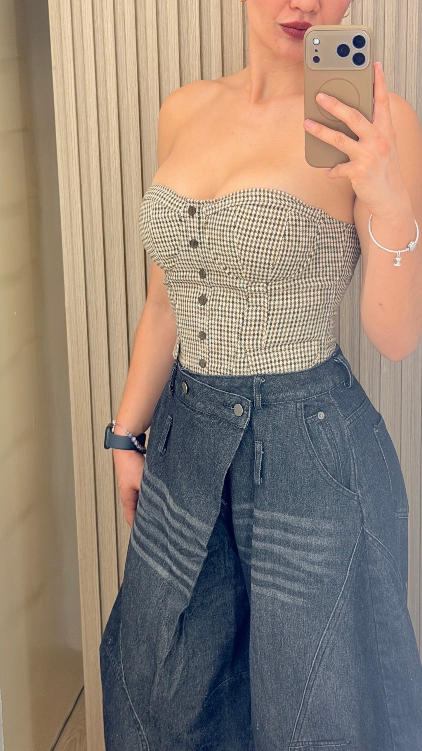 Conjunto Negro con Pantalón Asimétrico y Top Corset