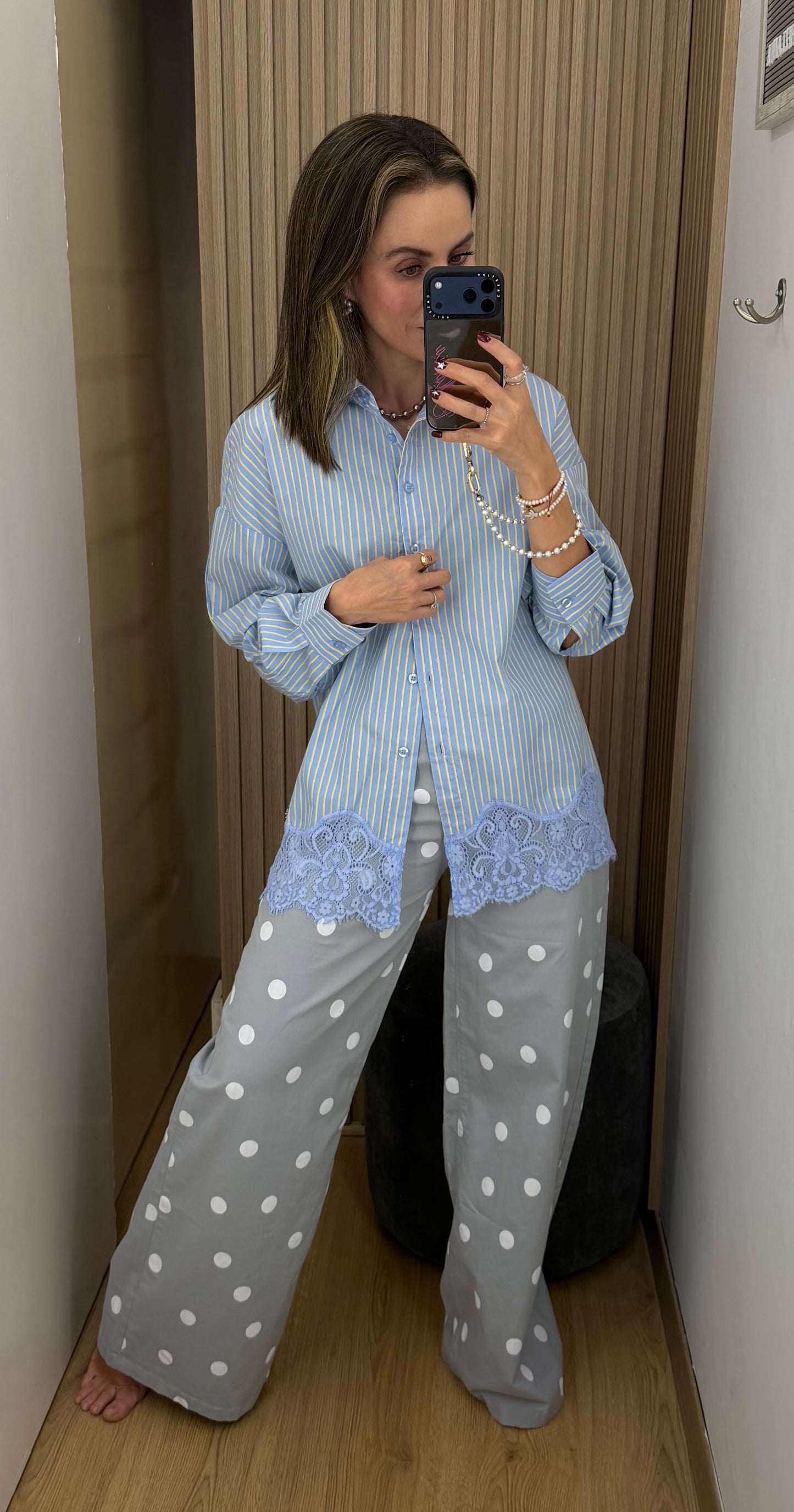 Camisa Azul de Rayas con Encaje