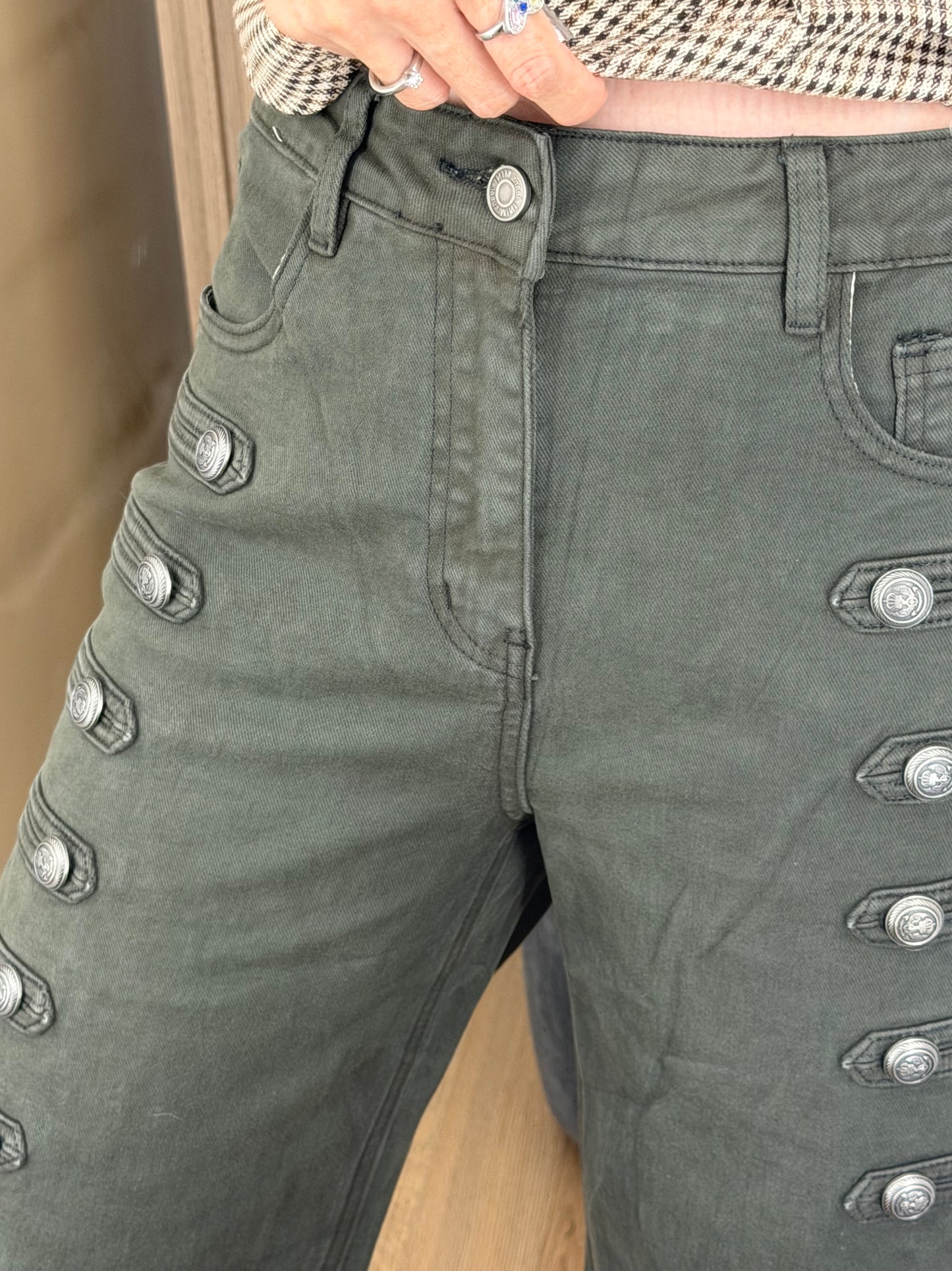 Pantalón Verde Militar con Botones