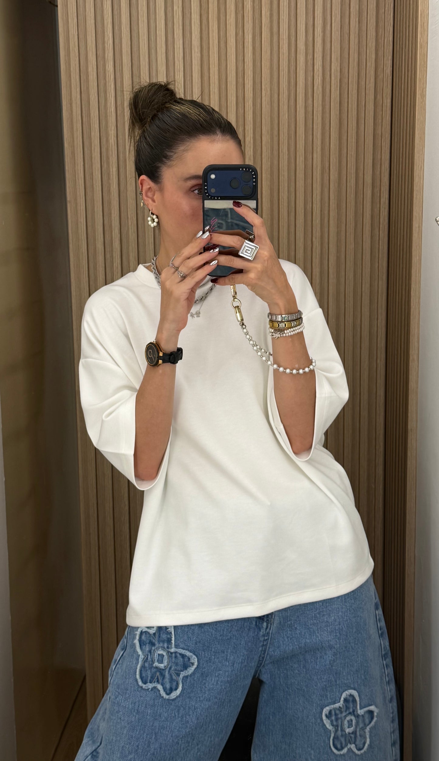 Blusa Blanca con Escote de Corazón en Espalda
