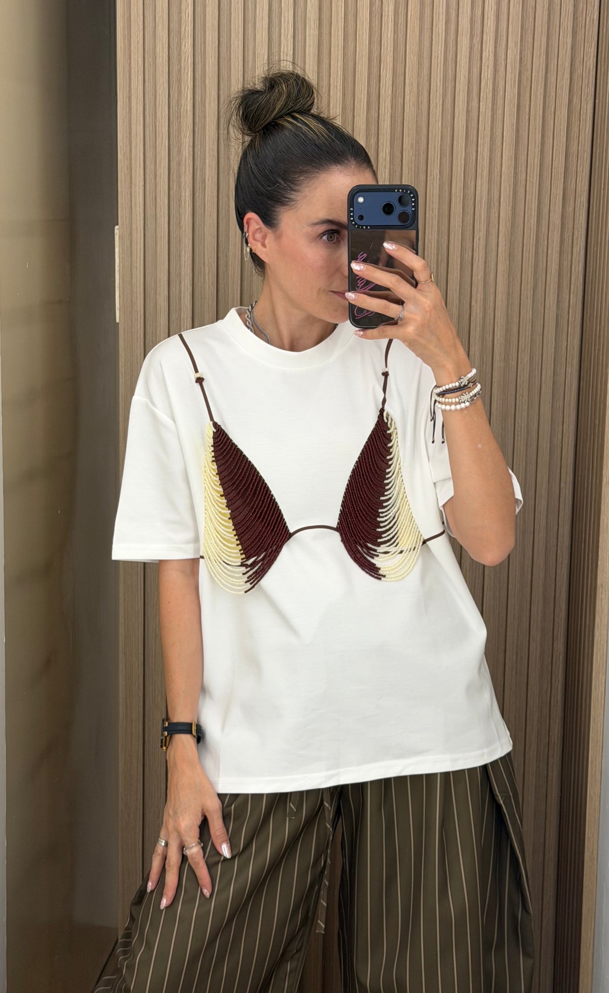 TSHIRT WHITE SHAKIRA