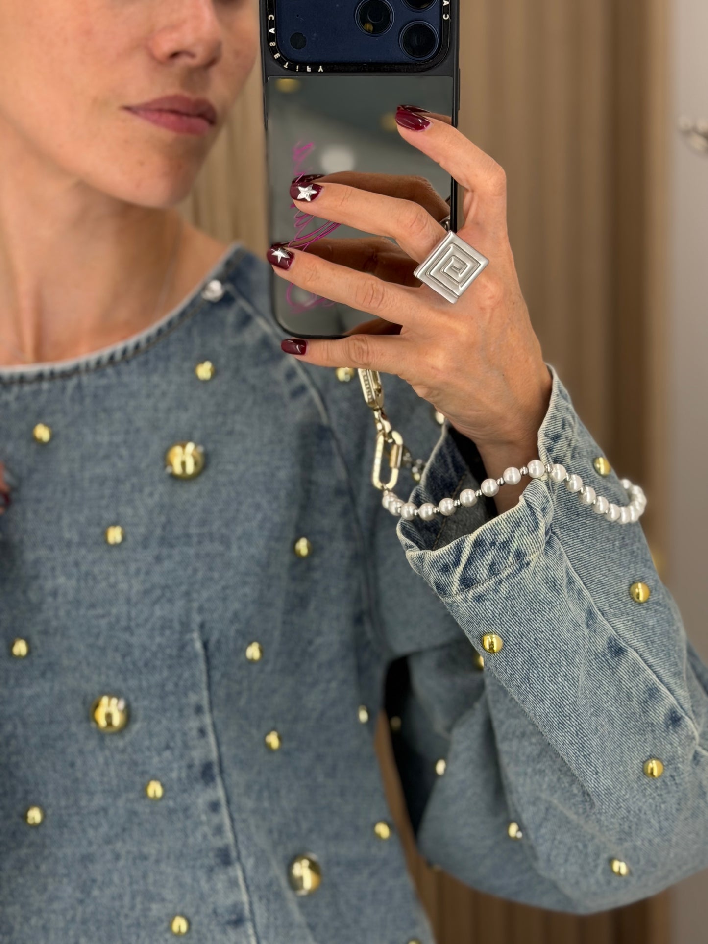 Chaqueta Denim Azul con Aplicaciones Doradas