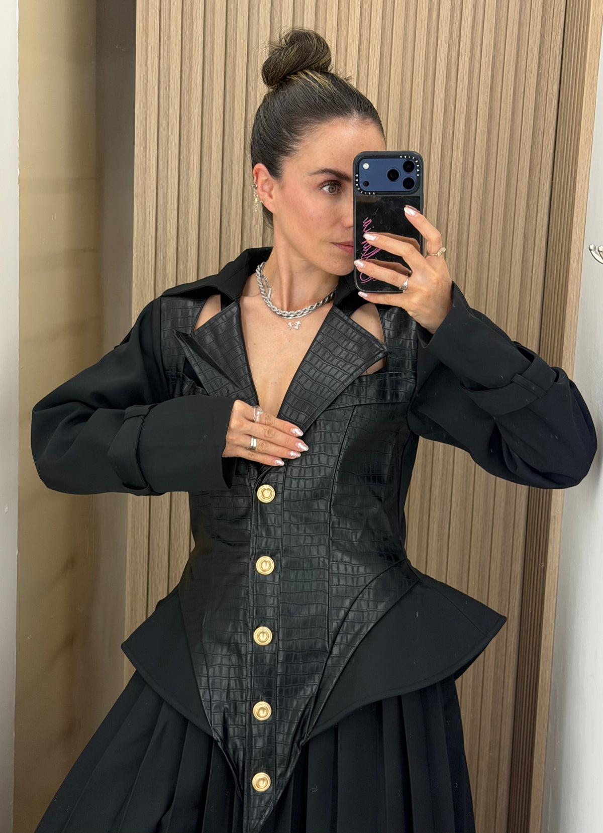 BLACK DRESS STUNNING