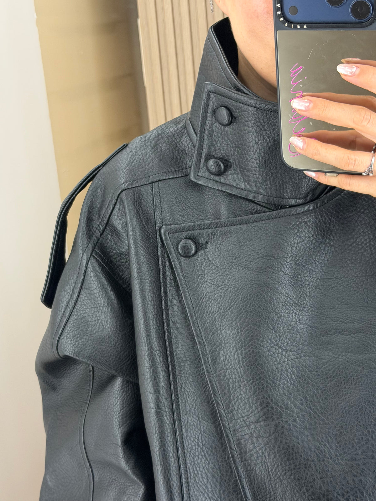 CHILL BLACK JACKET