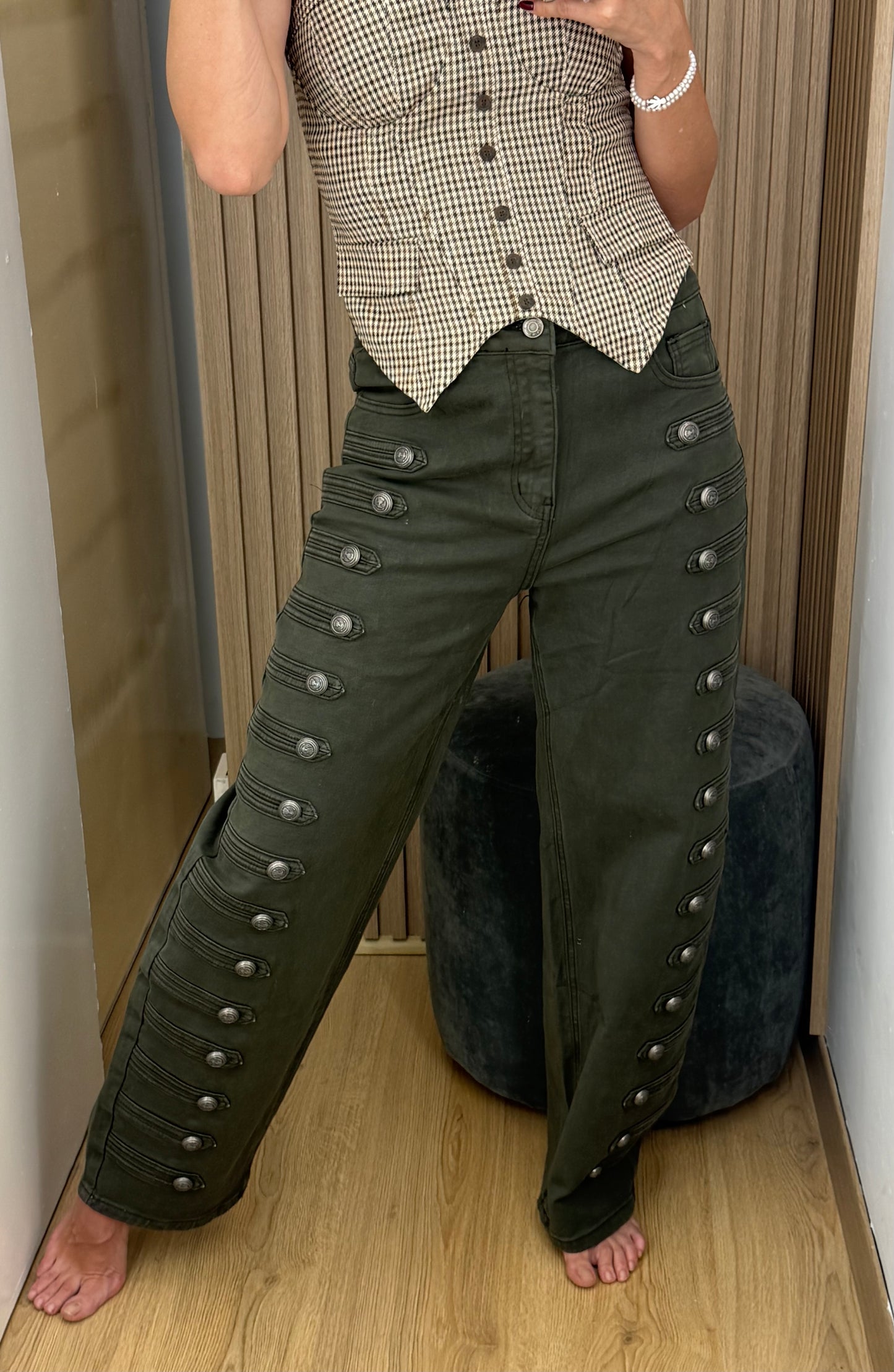 Pantalón Verde Militar con Botones