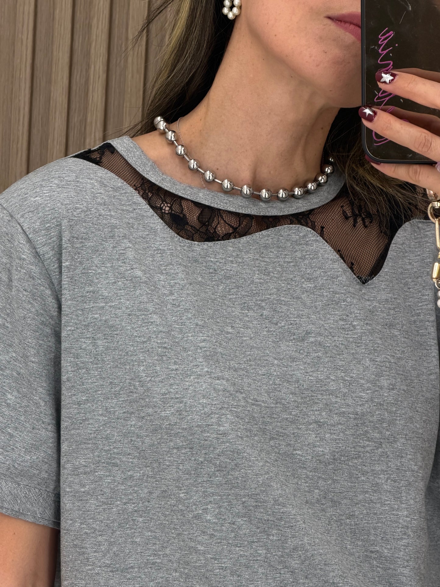Blusa Gris con Encaje