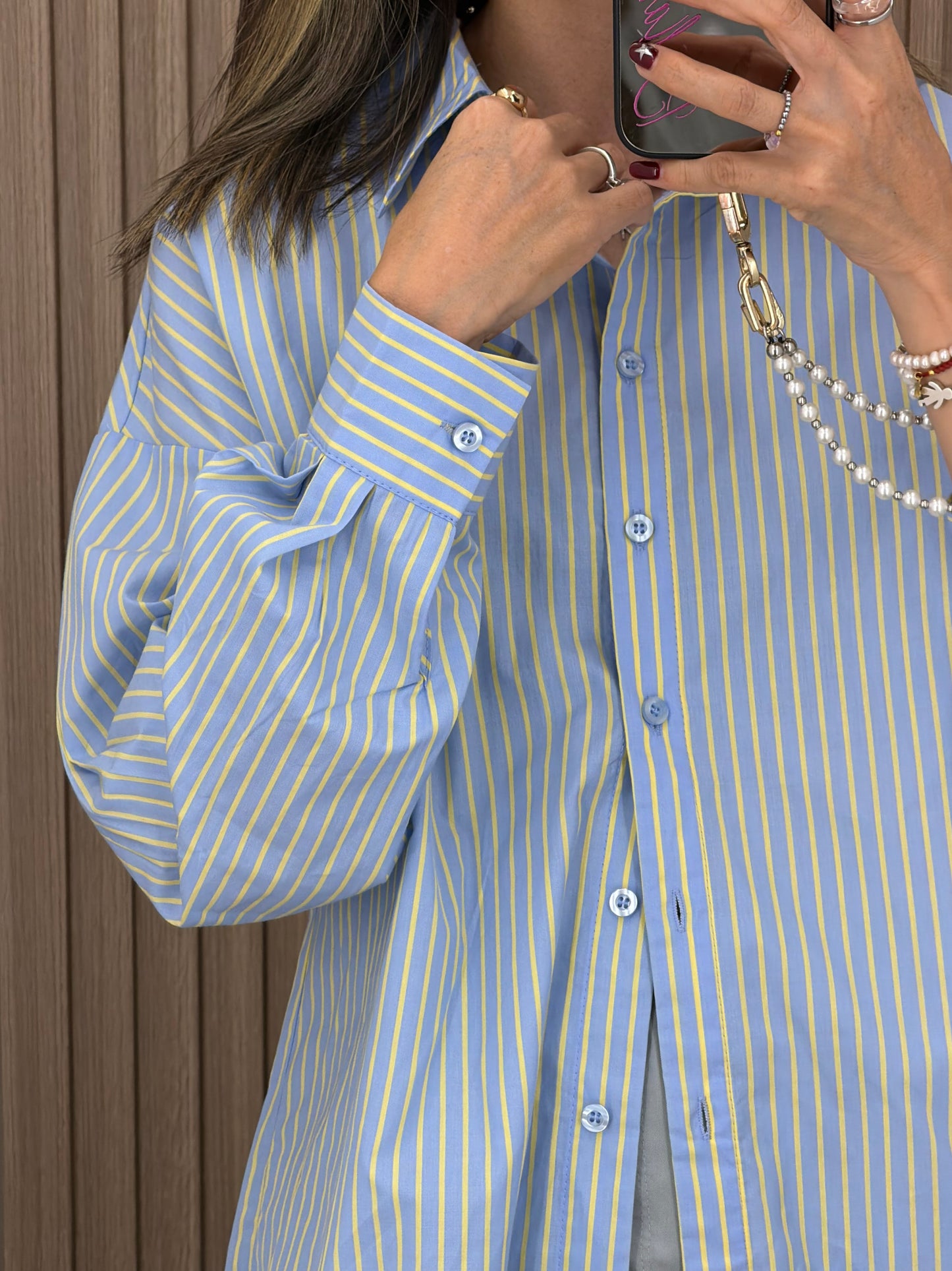 Camisa Azul de Rayas con Encaje