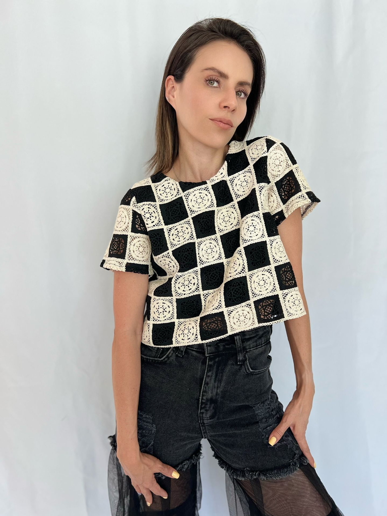 Blusa black n white