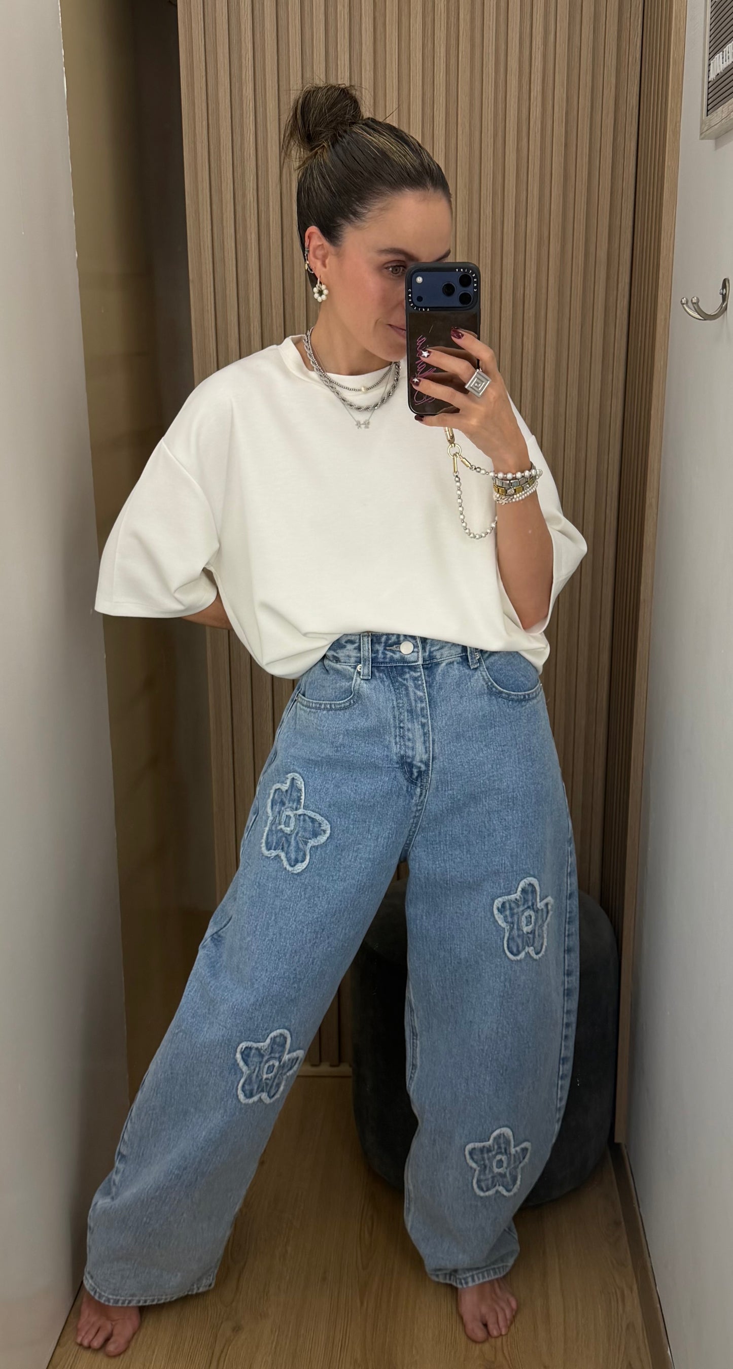 Pantalón Denim Balloon con Flores Bordadas