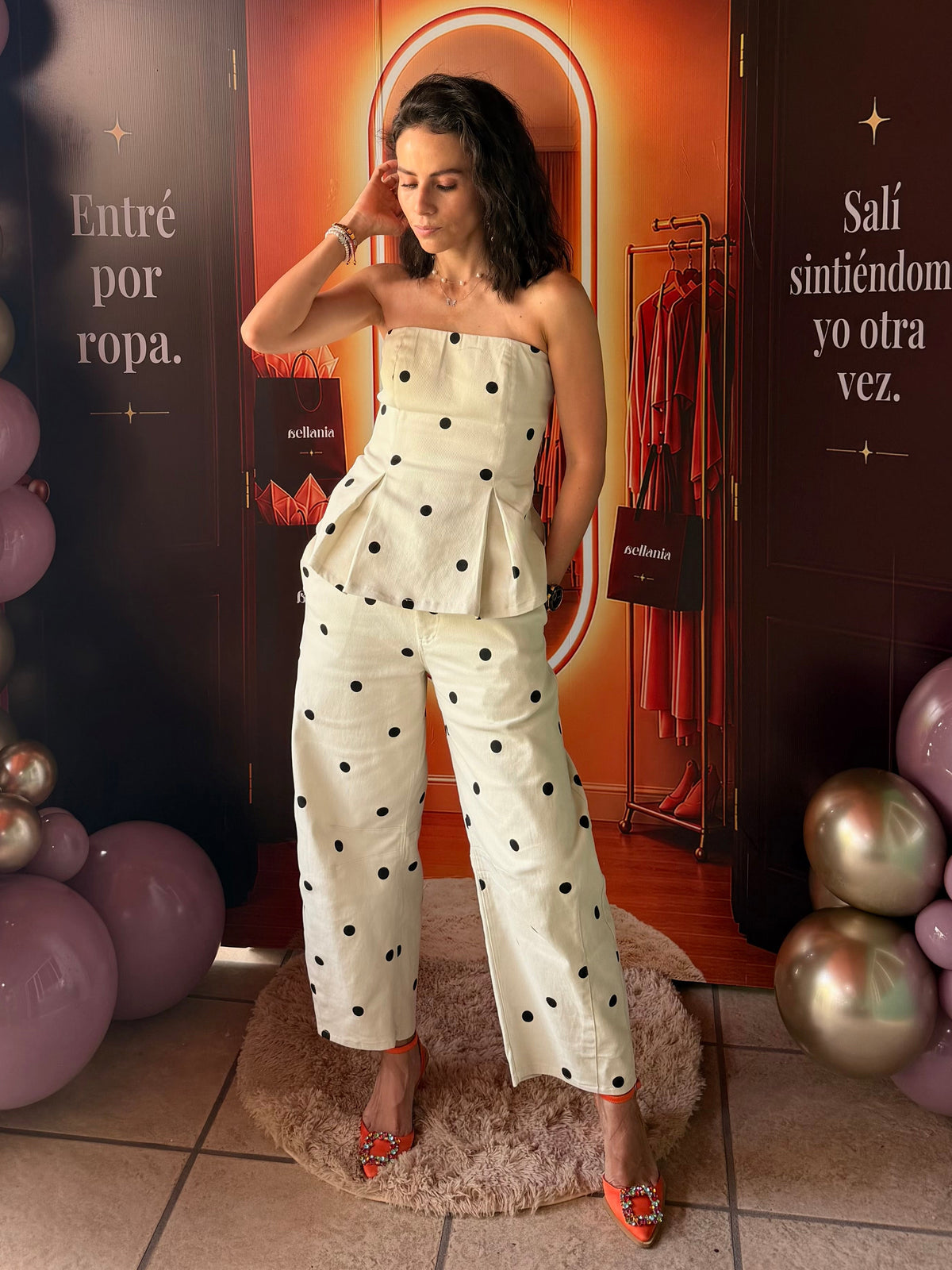 Conjunto para mujer de dos piezas de lunares strapless color marfil | Bellania