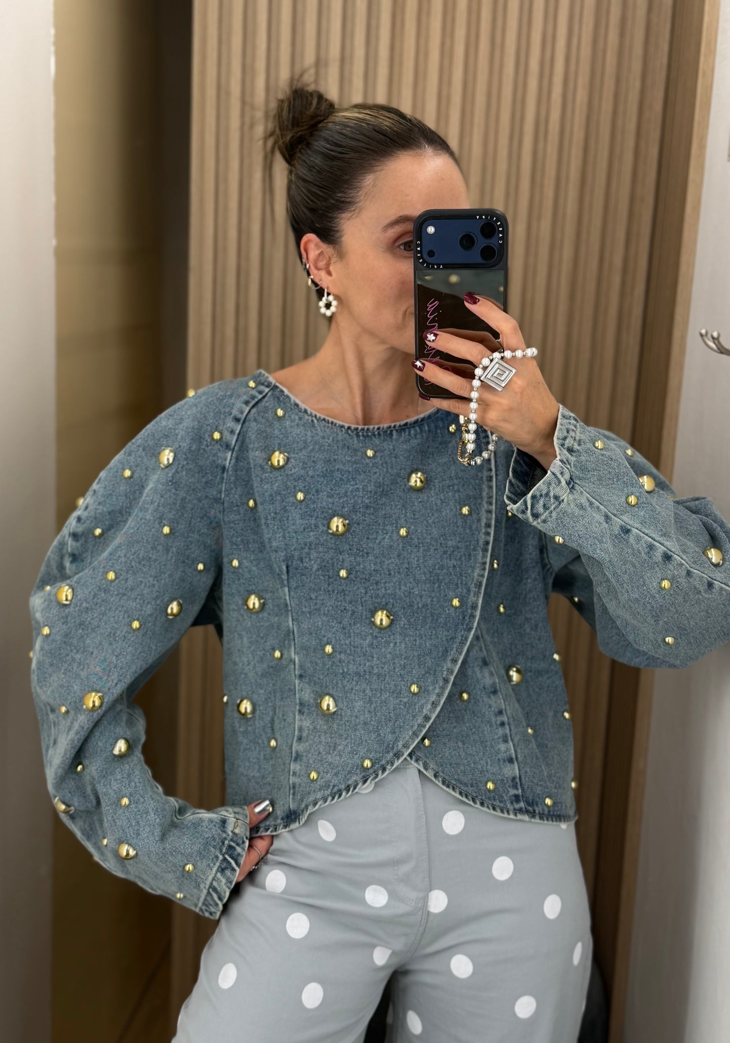 Chaqueta Denim Azul con Aplicaciones Doradas