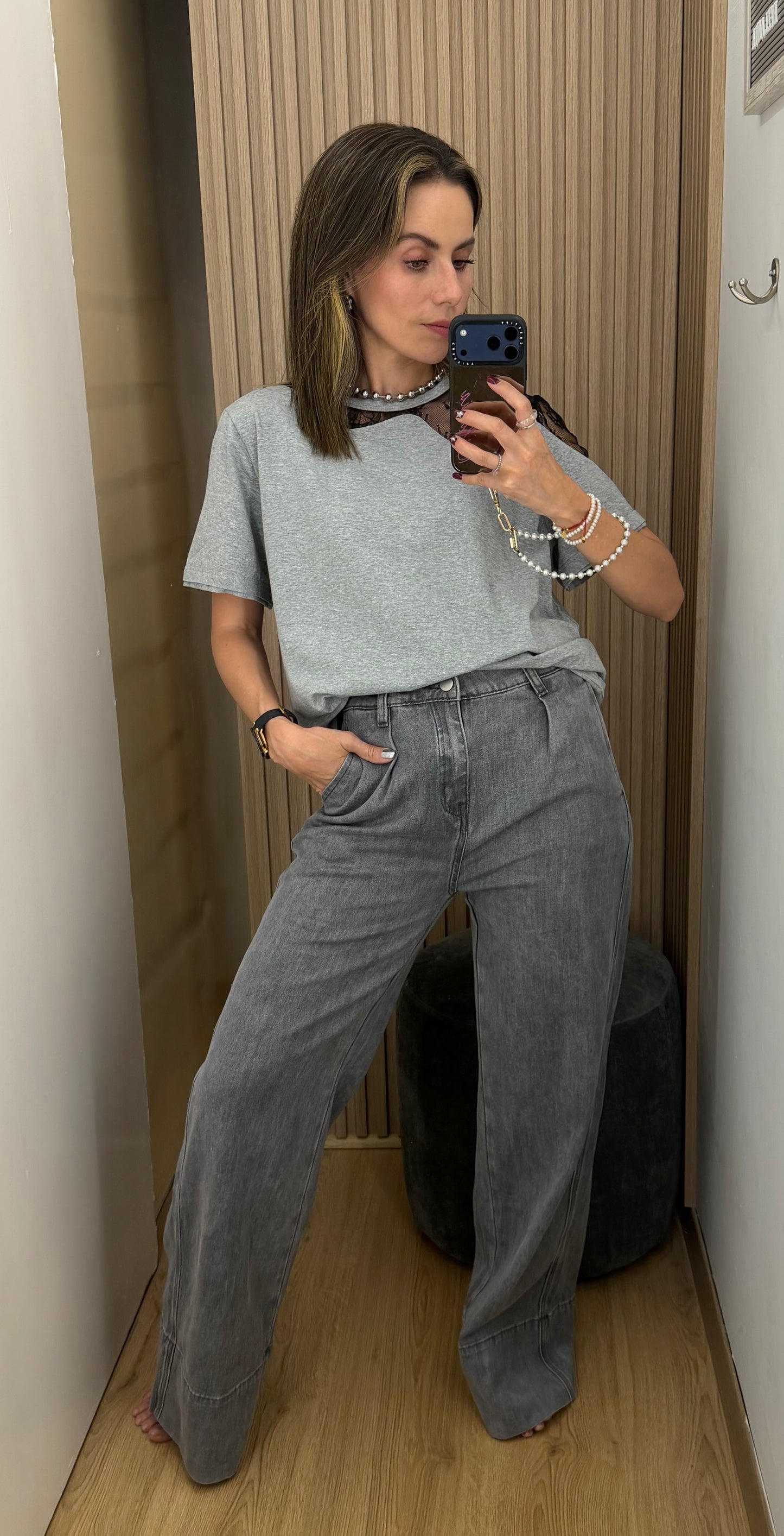 Blusa Gris con Encaje